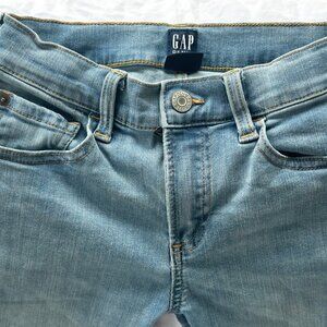 GAP Boys Denim Straight Jeans - Kids Stretch Skinny Light Blue. Size 8